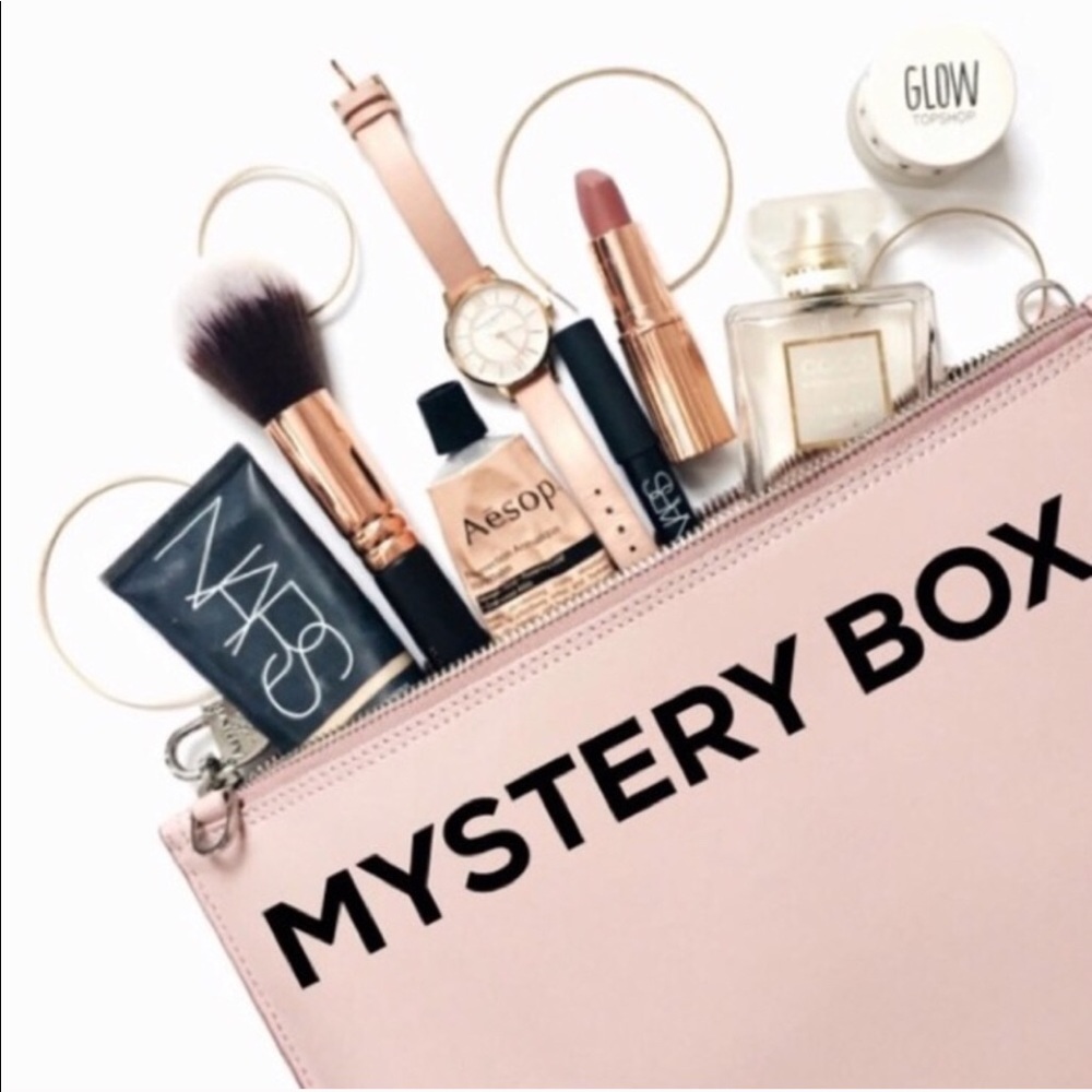 Brand BEAUTY MYSTERY BOX VALUED AT OVER  $60+